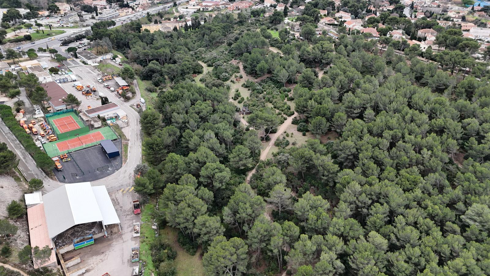 Vue aérienne drone du terrain Aquila CORP - Septèmes-les-Vallons